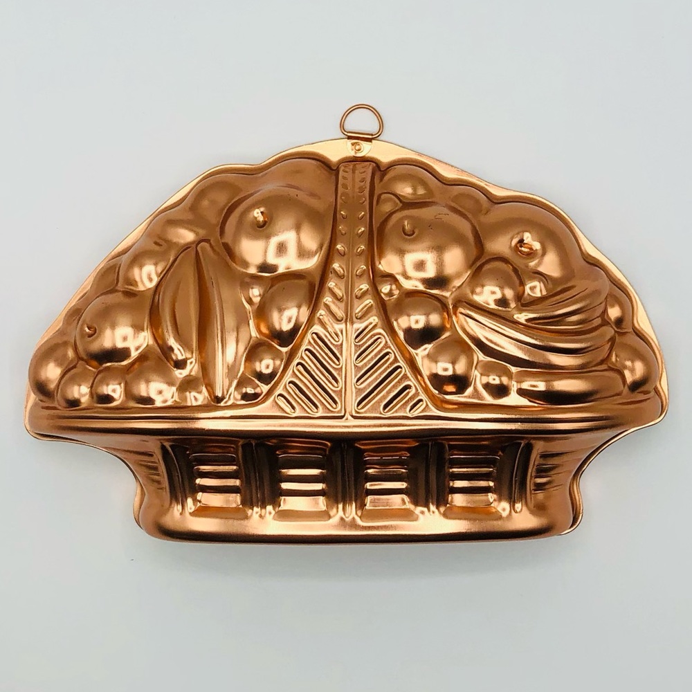 Mirro Vintage Fruit Basket Mold